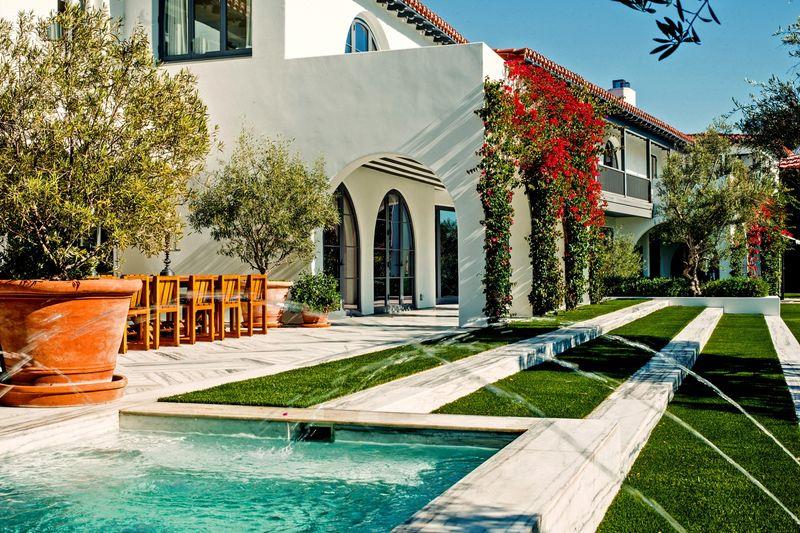 Lori Loughlin and Mossimo Giannulli sell the big house in Bel-Air