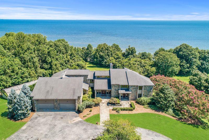 Chesapeake Bay estate in Calvert Count