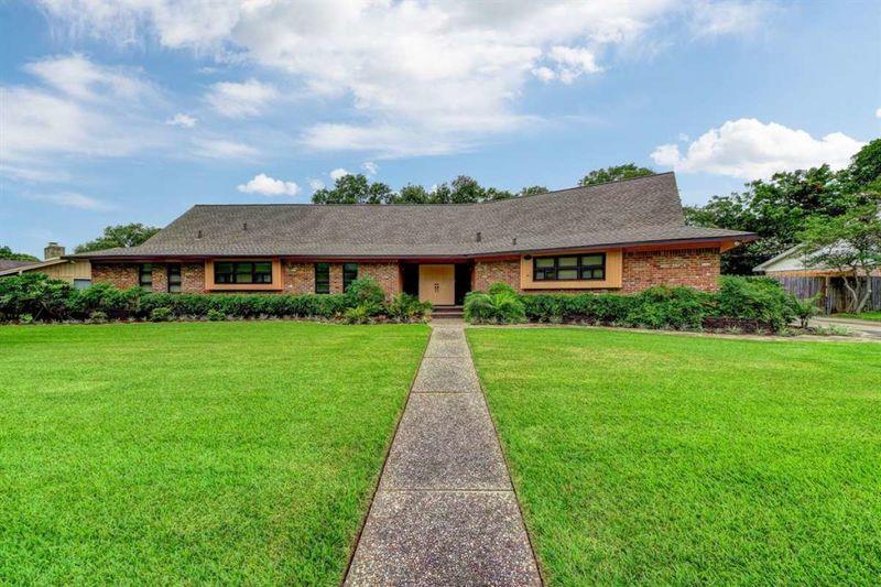 Neil Armstrong’s El Lago home is for sale