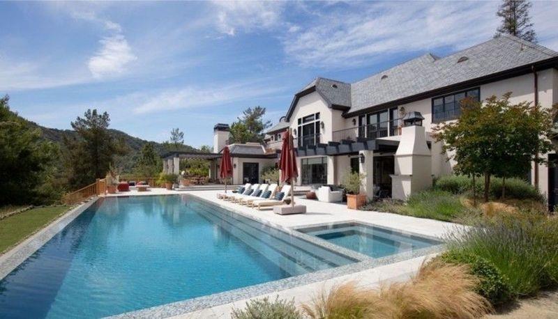 Justin Bieber buys Beverly Hills mansion 