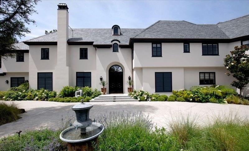 Justin Bieber buys Beverly Hills mansion 