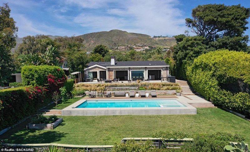 Avril Lavigne Buys House Overlooking Zuma Beach