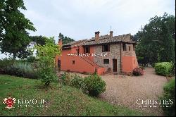 Lake Trasimeno - RESTORED COUNTRY HOUSE FOR SALE IN UMBRIA