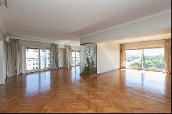 300 m2 with panoramic views