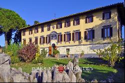 Chianti Classico - HAMLET WITH WINERY, HORSE RIDING CENTRE AND TENNIS COURT FOR SALE IN T