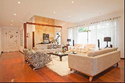 Spacious House with Great Leisure Area