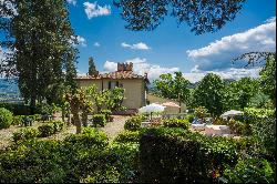 Fascinating villa in the Val di Sieve area