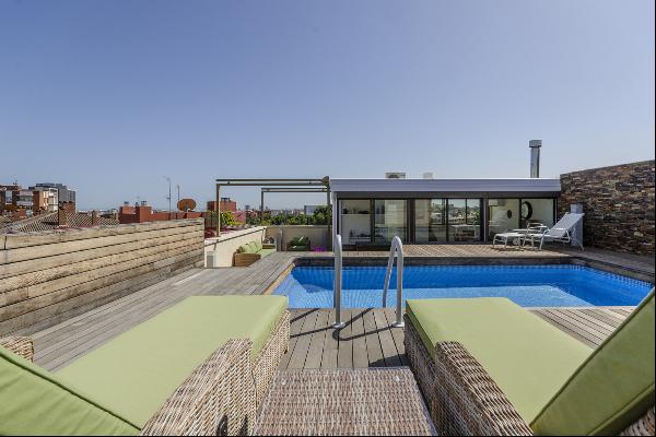 Elegant triplex penthouse with magnificent views of Barcelona