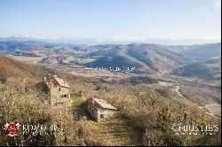 Umbria - COUNTRY HOUSE WITH PANORAMIC VIEW FOR SALE IN GUBBIO