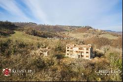 Umbria - COUNTRY HOUSE WITH PANORAMIC VIEW FOR SALE IN GUBBIO