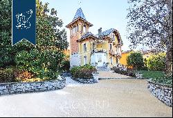 Villa for sale in front of Lake Maggiore