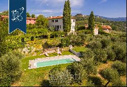 Luxury villa with swimming pool for sale in Lucca