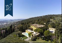 Luxury estate with swimming pool for sale in Perugia
