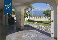 Vilals with pool for sale in Liguria