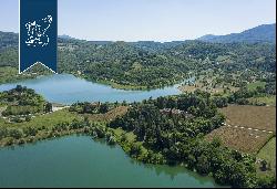 Prestigious luxury villa with lake view for sale in Mugello