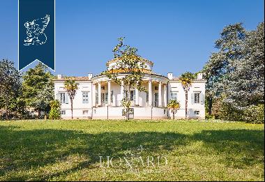Period villa for sale in Faenza