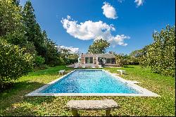 Bucolic Ranch on Shelter Island with Gunite Pool & Close to Beach