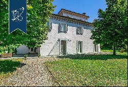 Stunning villa with English-style garden for sale in Perugia