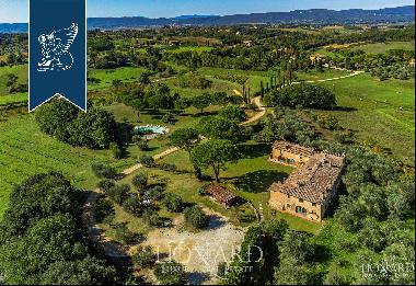 Stunning farmstead with pool for sale near Siena