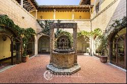 Ref. 8053 Historic villa with luxury Relais in San Gimignano