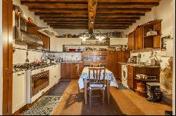Ref. 6814 Beautiful farmhouse with dependance and swimming pool in Chianti