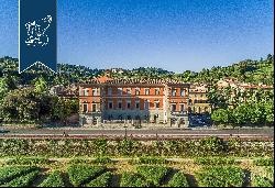 Apartment building for sale by Florence's river Arno