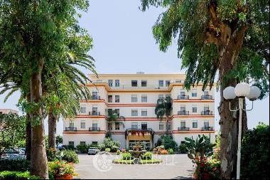 Ref.8922  Seafront hotel with private beach in Formia