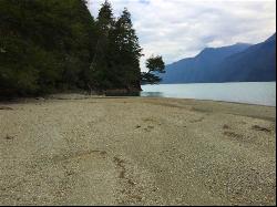 Lakefront property in Tahua Tahua Lake with sand beach