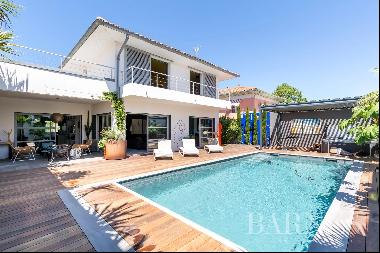 - COLLECTION - LUXURY VILLA IN BIARRITZ FOR 6 ADULTS AND 2 CHILDREN WITH POOL AND JACUZZI 