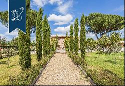 Charming 19th-century estate surrounded by the breathtaking views of the Tuscan countrysid