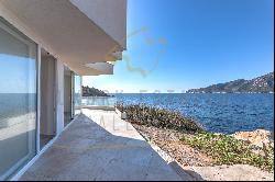 Fantastic modern new build ground floor apartment in Sant Elm in first sea line