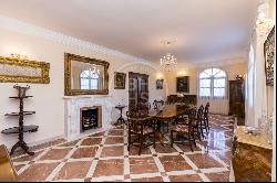 Villa for sale in Málaga, Estepona, New Golden Mile, Estepona 29680