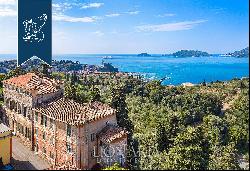 Historical luxury villa with panoramic views of the sea in Liguria