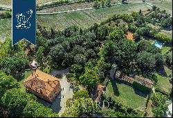 Elegant estate with pool for sale just a few kilometres from the renowned Lake Trasimeno