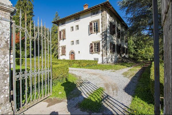 Prestigious Estate of the 16th century on the hills of Lucca