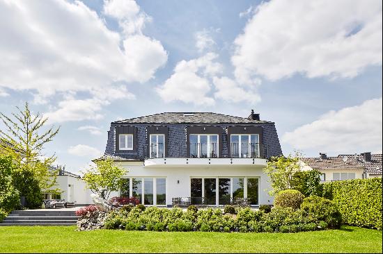 Exclusive villa in the best location on the Rhine in Wesseling