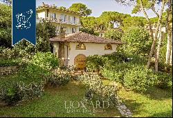 Sea-facing luxury estate for sale in the province of Livorno