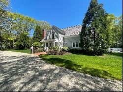 Wainscott South - close to town and beaches