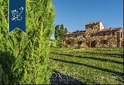 Wonferful luxury villa for sale a few kilometres from Siena