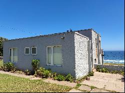 First line house with sea view