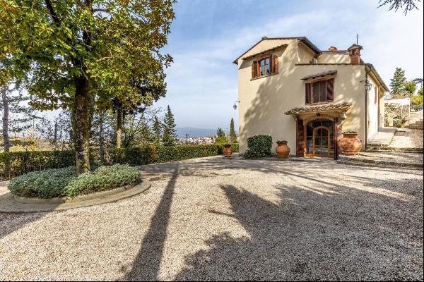 Historical villa dating back to the XVII century overlooking Arezzo