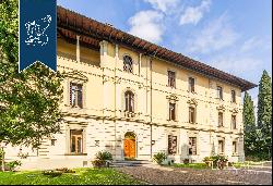 Luxury estate with a private garden a few steps away from Florence's city centre