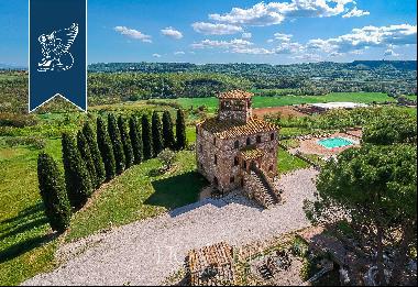 20-hectare farm with an agritourism resort in the leafy countryside of the province of Ter