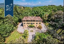 Charming estate with a 4-hectare park in a panoramic position among Tuscan hills