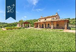 Stunning, recently-renovated villa for sale near the beaches of Romagna's Riviera.