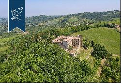 Castle of great historical prestige in a stunning high position overlooking Emilia Romagna