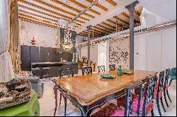 Renovated apartment with historical character in the Barri Gòtic