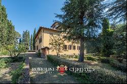 Tuscany - PERIOD VILLA WITH POOL AND GUESTHOUSE FOR SALE IN AREZZO