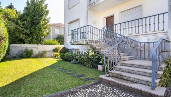 Selling: Detached House with garden for rehabilitation, in Lordelo do Ouro, Porto, Portug