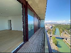Wide view from the Kahlenberg to Marchfeld : Light-flooded 3-room condo